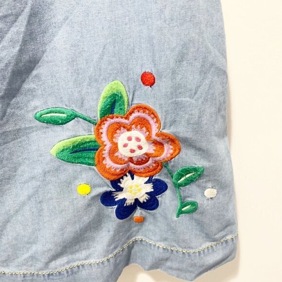 Mini Boden Chambray Embroidered Floral Dress Size 9/10 Peter Pan Collar - Picture 6 of 13